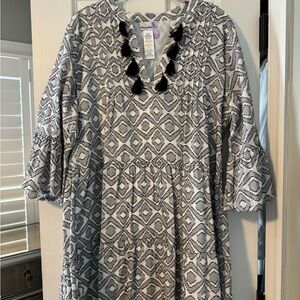 Tommy Bahama Black and White Geometric Tunic dress with bell 3/4 sleeves.